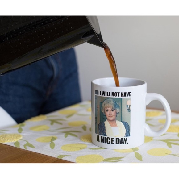 The Golden Girls Dorothy Zbornak 20oz Coffee Mug - Picture 5 of 13